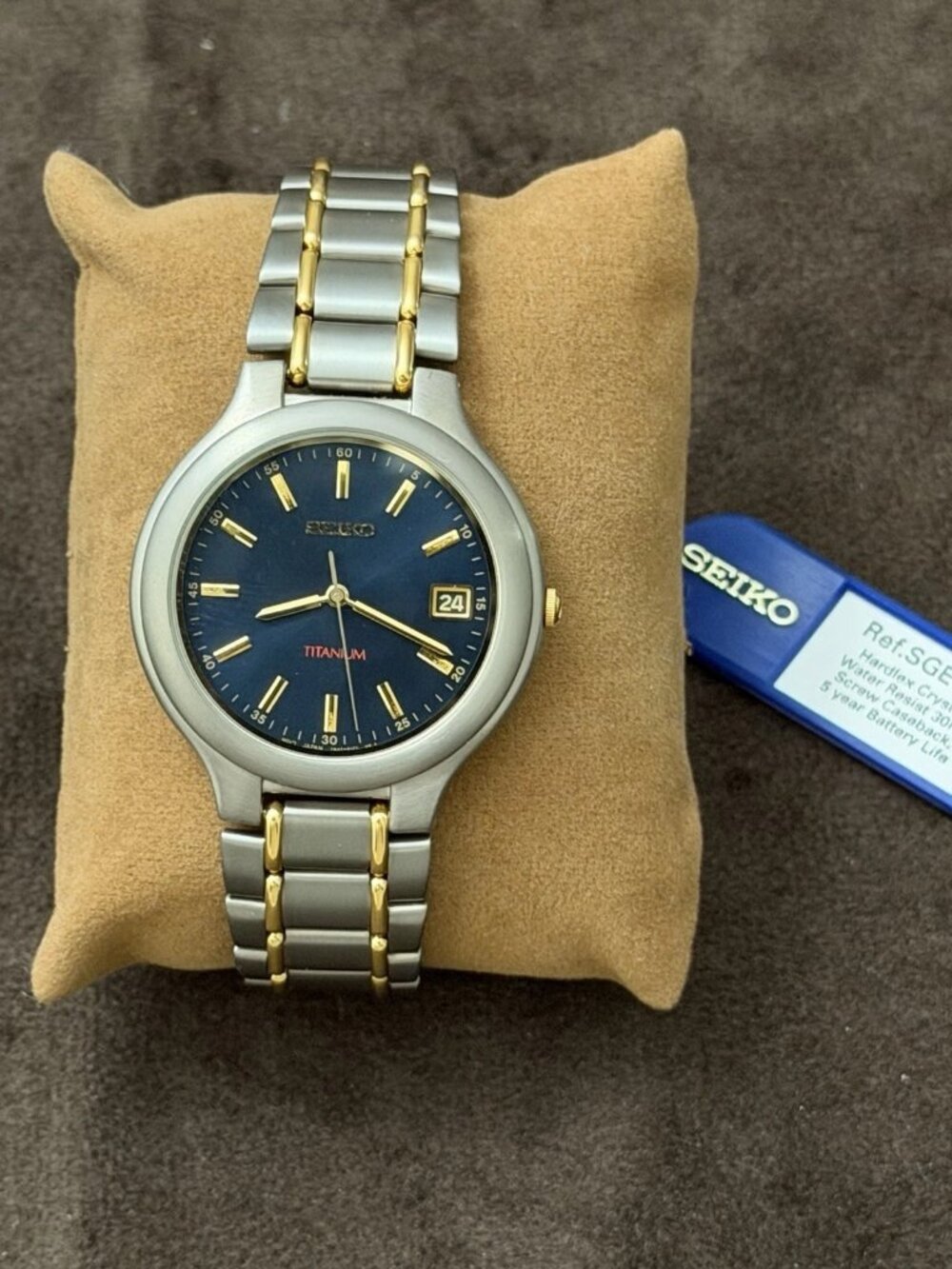 Seiko SGE633 Quartz Titanium Watch Blue Dial Date Two-Tone Bracelet 30m
